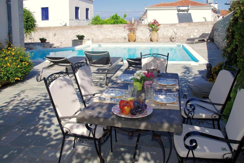 Villa 1853, Spetses Ground Floor ภายนอก รูปภาพ